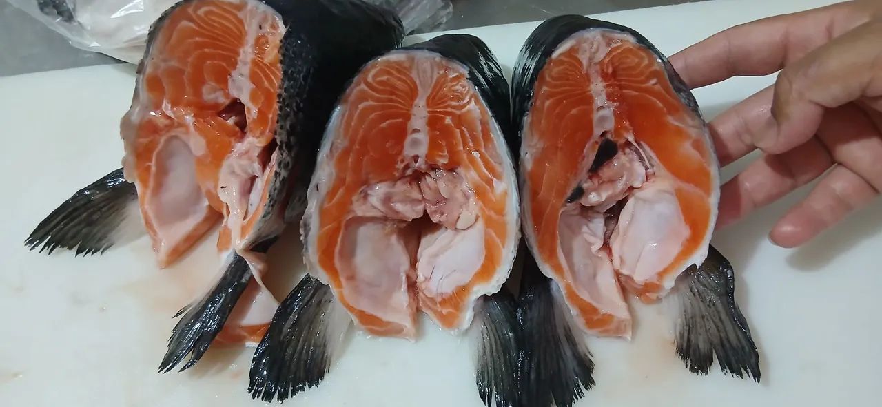 Cabeças de salmão frecas - Foto 2