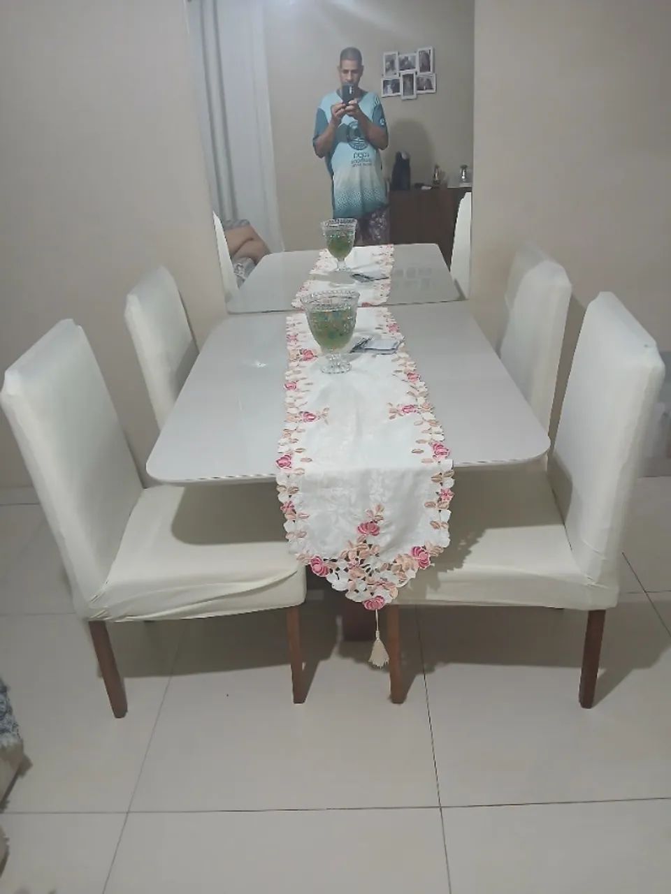 Mesa quadrada de jantar