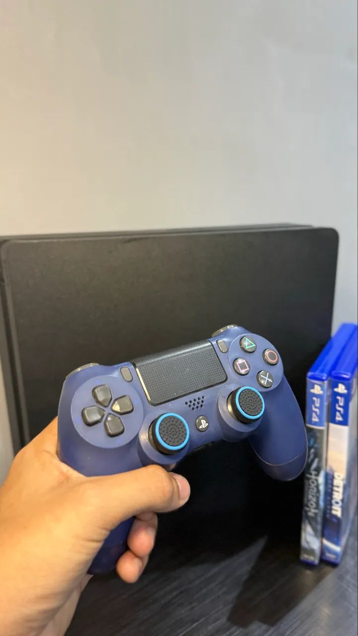 PS4 Slim - 1TB + 2 Jogos  - Foto 2