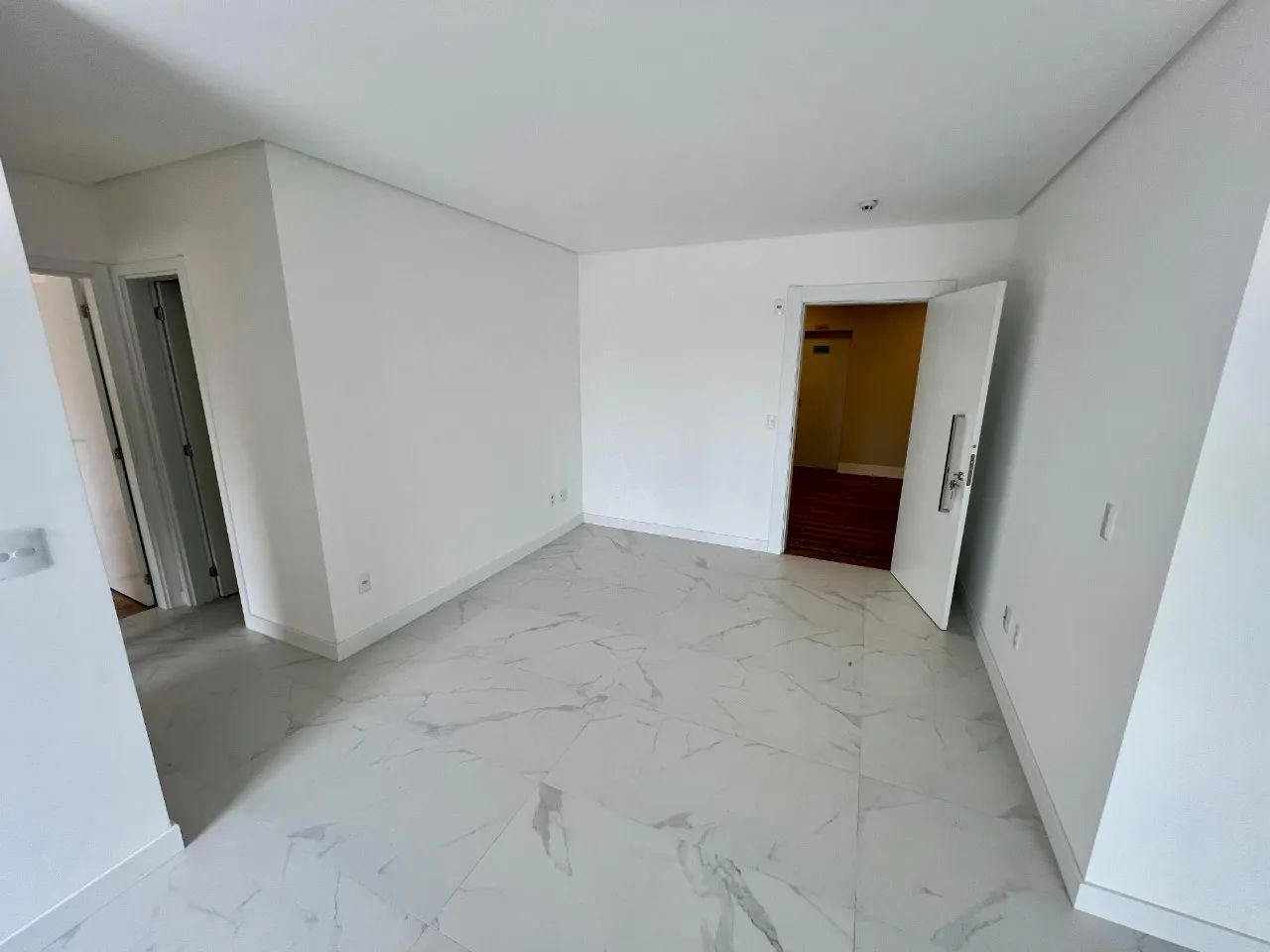 Apartamento com 02 dormitórios no Canto, em Florianópolis/SC! - Foto 3