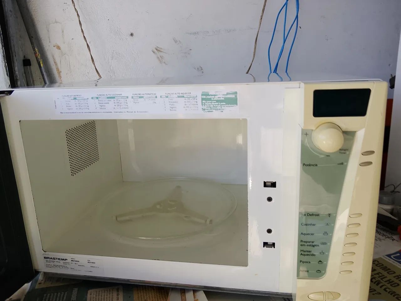 Micro-ondas Brastemp 27 litros funcionando perfeitamente - Foto 4