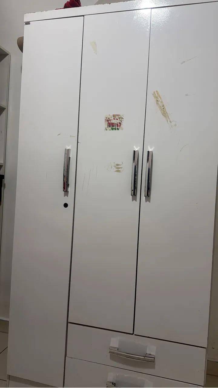 Doando guarda-roupa 