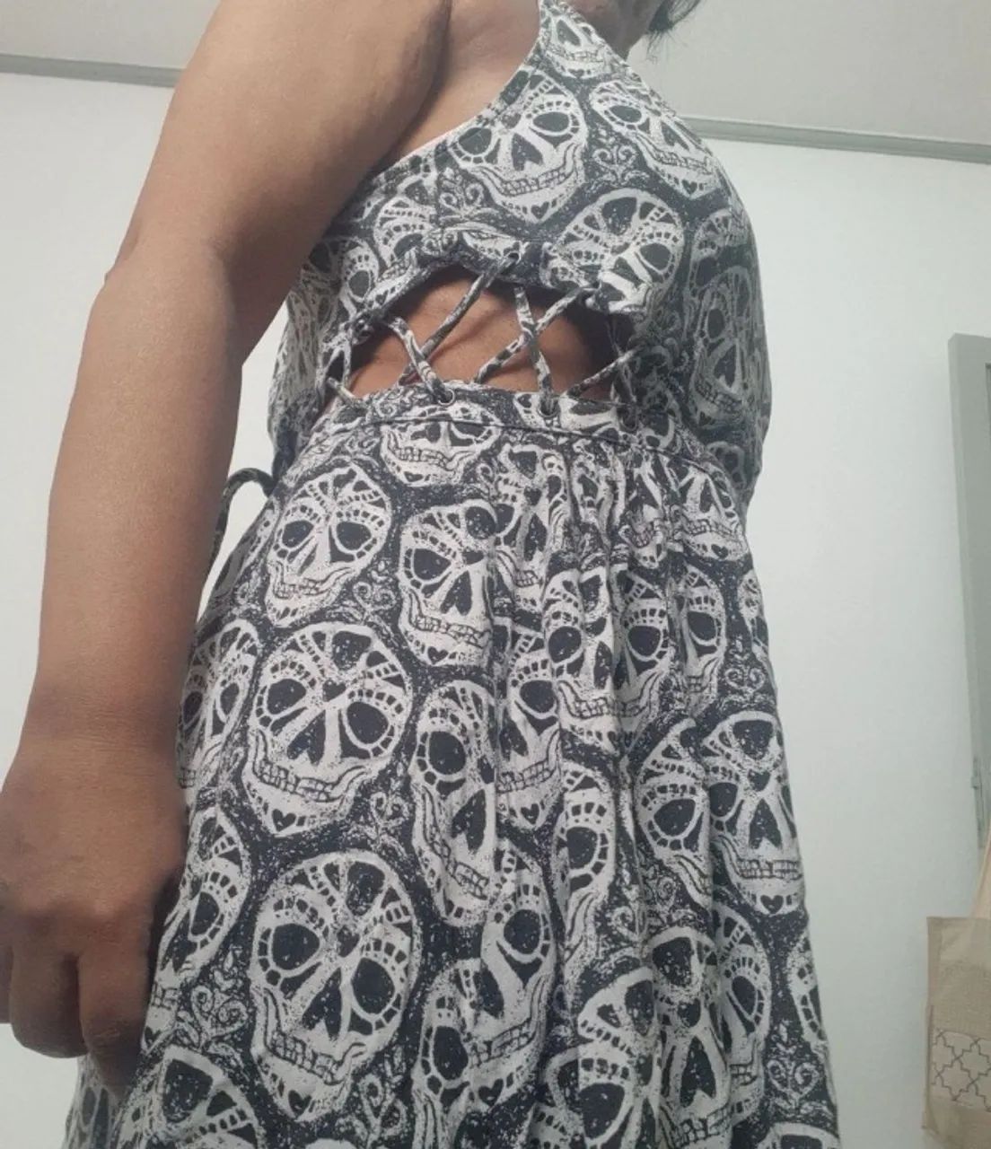 vestido viscose caveiras Divided tam. 40