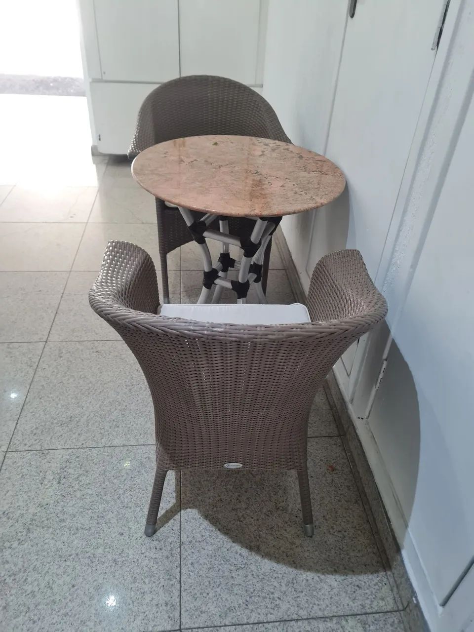 Jogo Mesa Marca Destiny perpeita<br>2 Cadeiras Conjunto jogo de mesa granito Natural - Foto 4