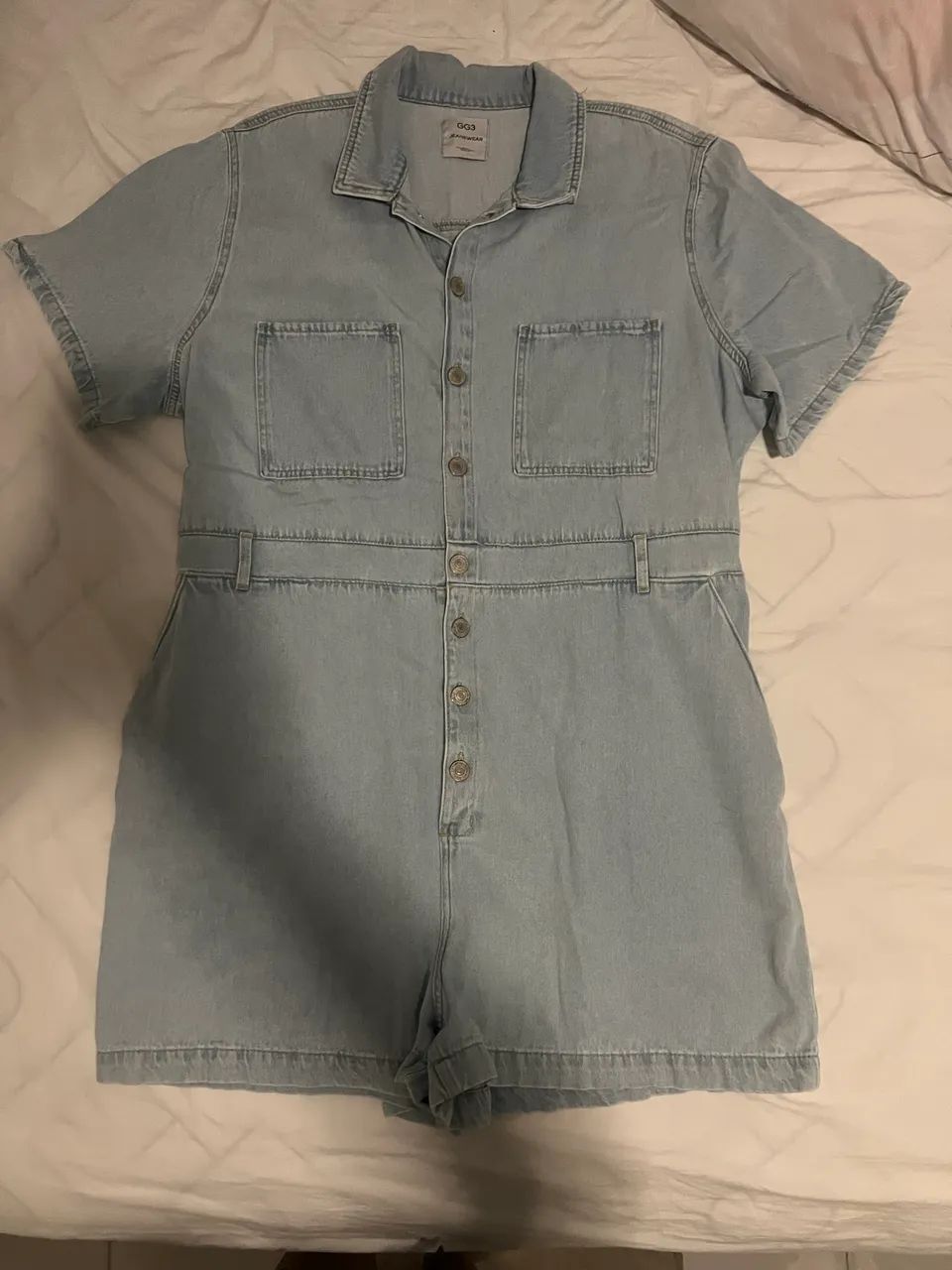 Macaquinho jeans plus size