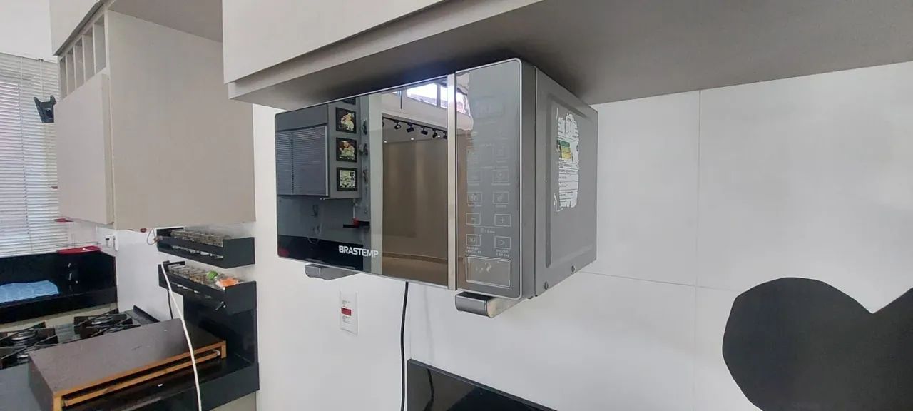 Microondas Brastemp 20L espelhado - Foto 2