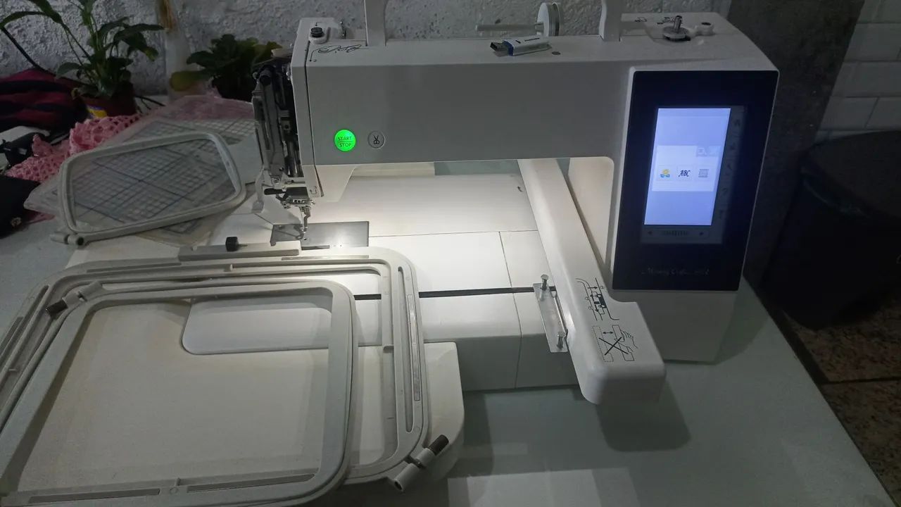 Máquina de bordado Janome  - Foto 3