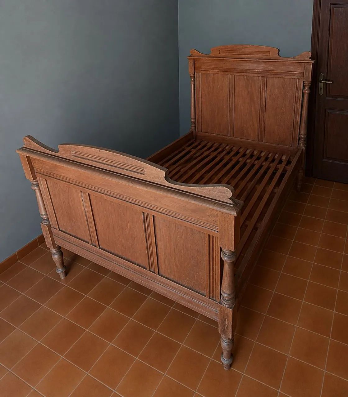 Cama de Casal de madeira (antiguidade)