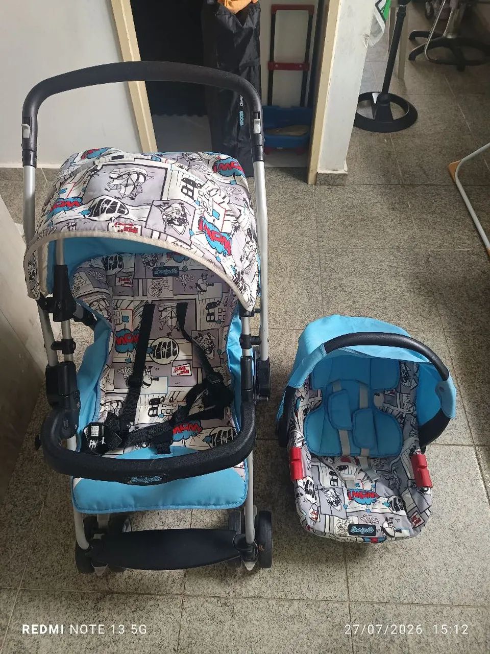 Carrinho de bebê + bebê conforto