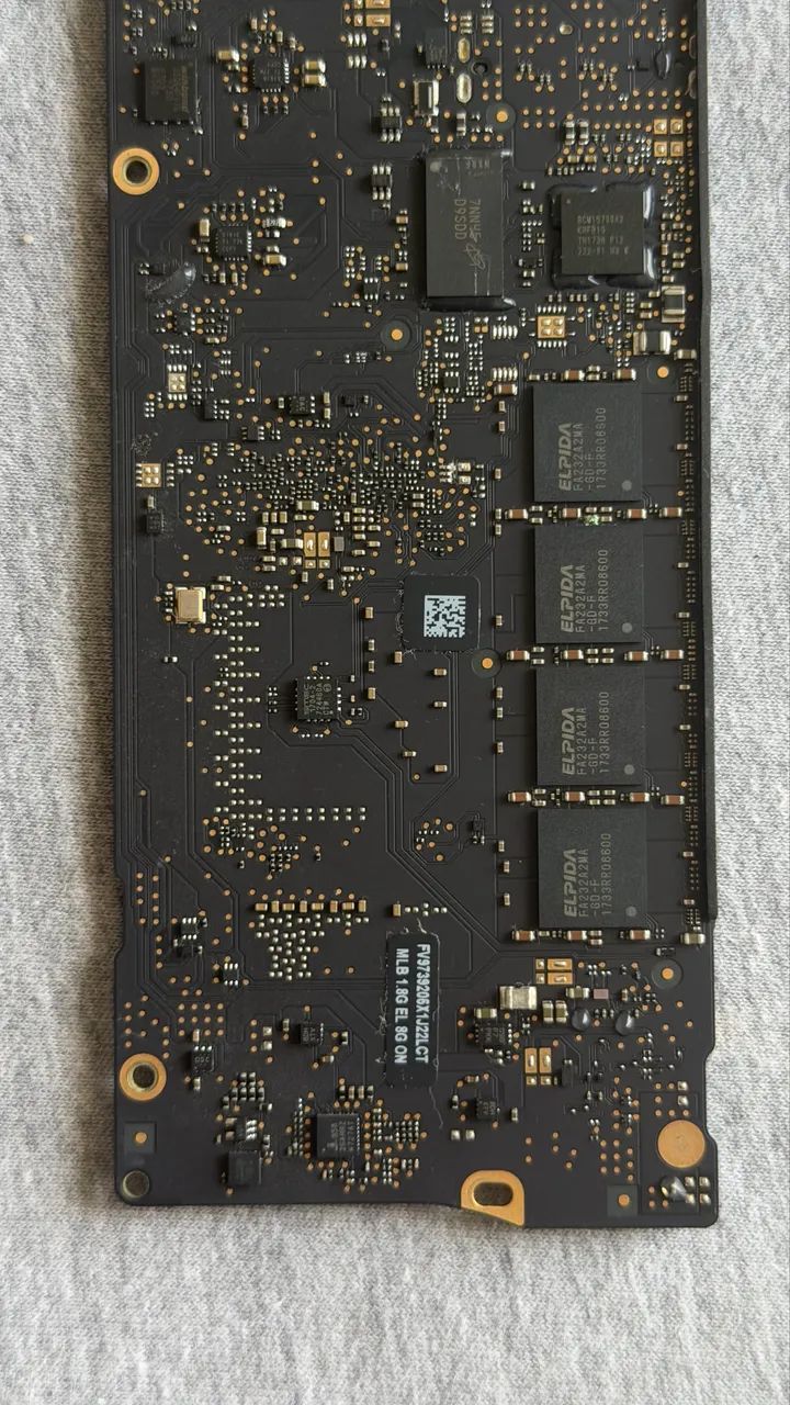 placa lógica apple macbook air a1466 com defeito - Foto 2