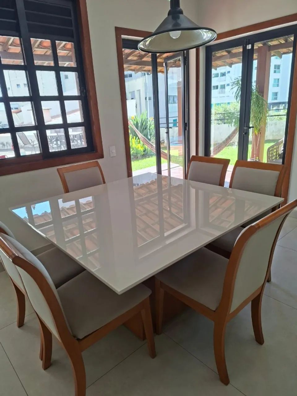 Mesa de jantar quadrada 1,40 x 1,40 com 6 cadeiras - Foto 2