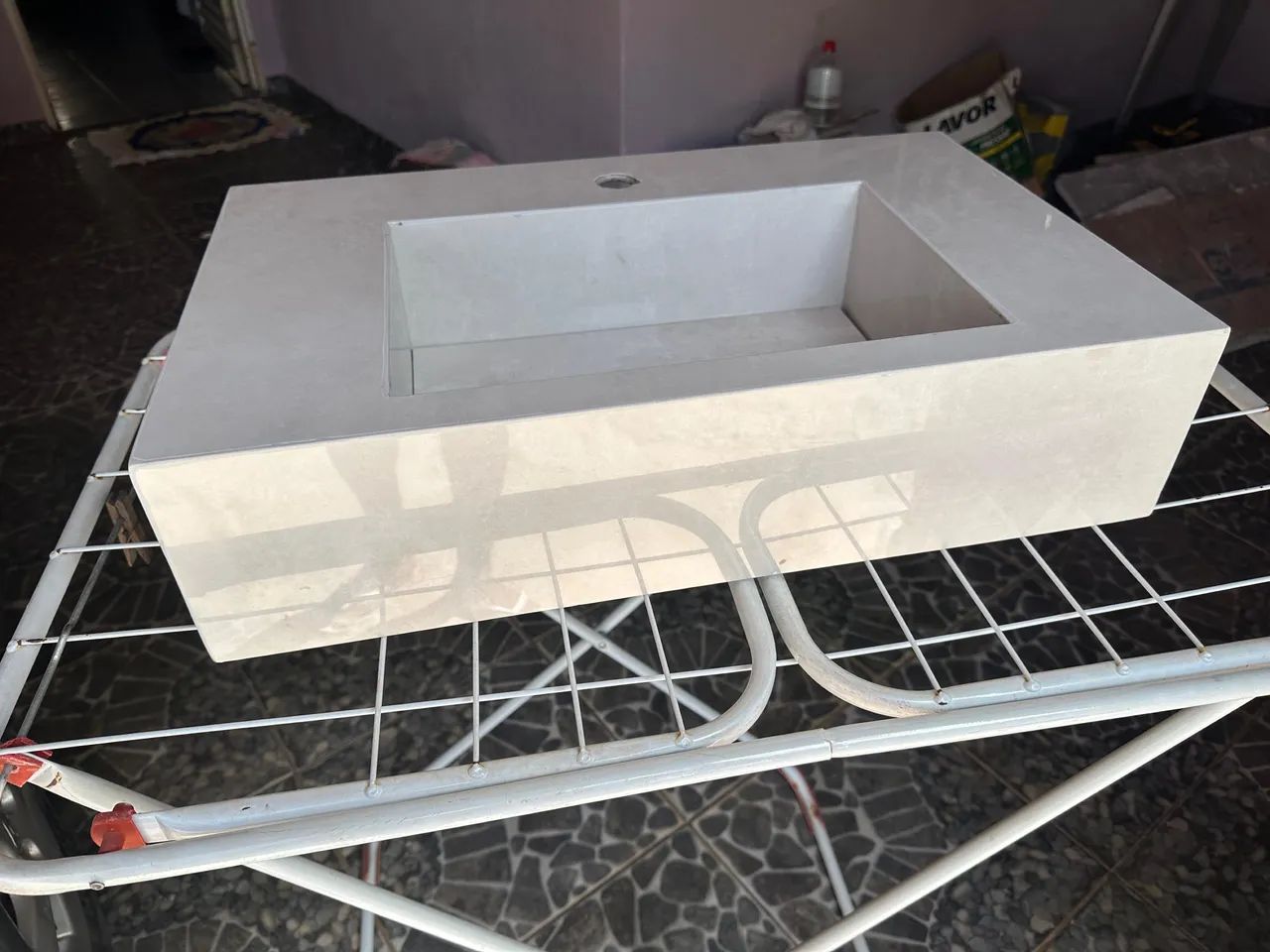 Vendo pia em porcelanato 60 por 40 nova , 250 reais  - Foto 3