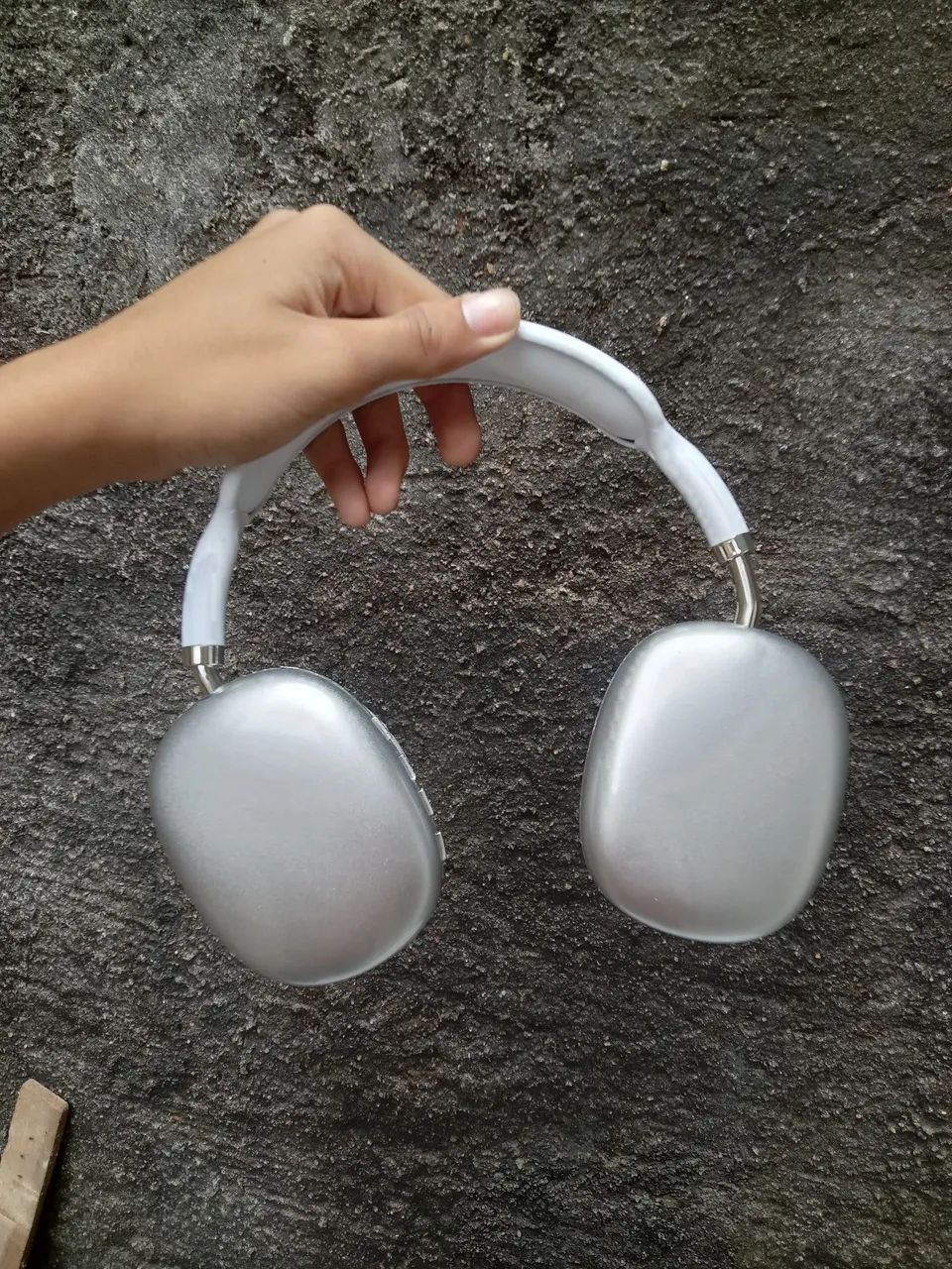 Fone Bluetooth P9 Sem Fio Novo com Caixa - Foto 2