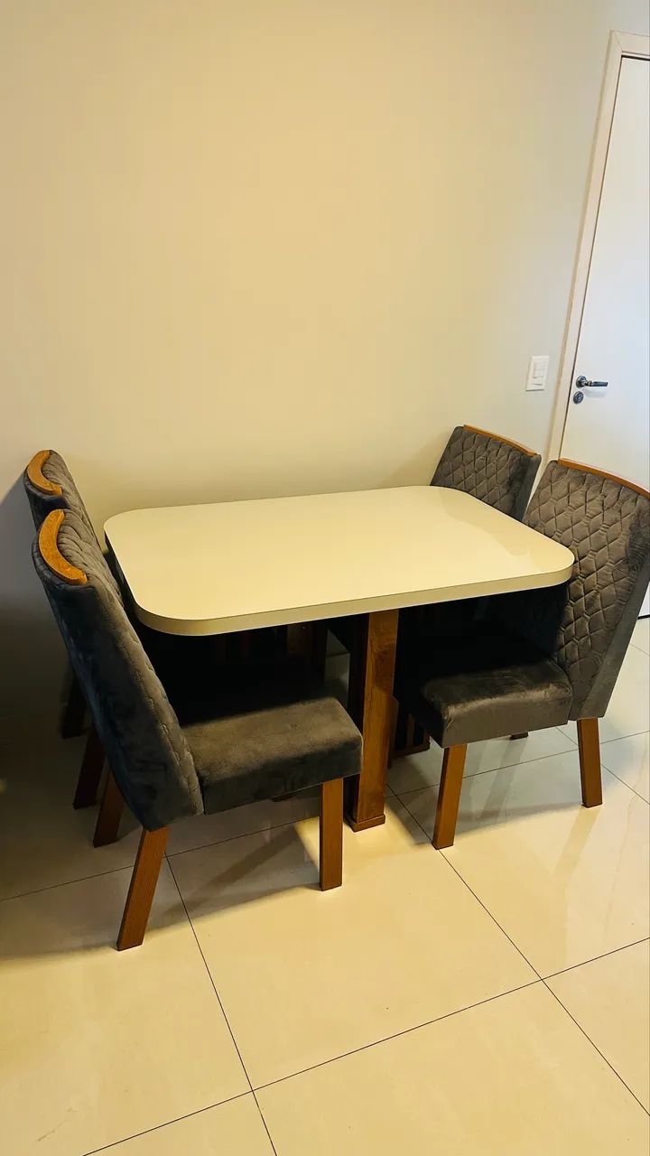 Conjunto de mesa com 4 cadeiras - Foto 3