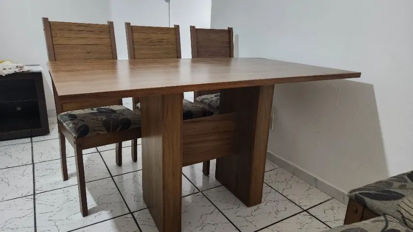 Mesa com 6 cadeiras - Foto 2