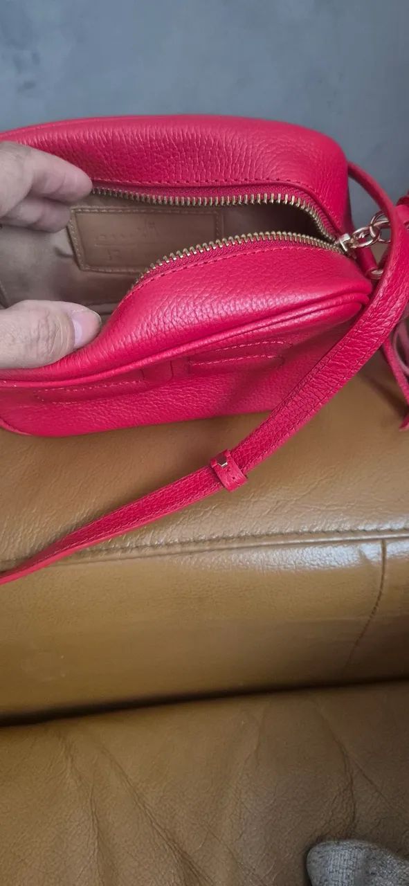 Bolsa pequena de couro vermelha da marca Jorge Bischoff com Barbicacho. - Foto 4