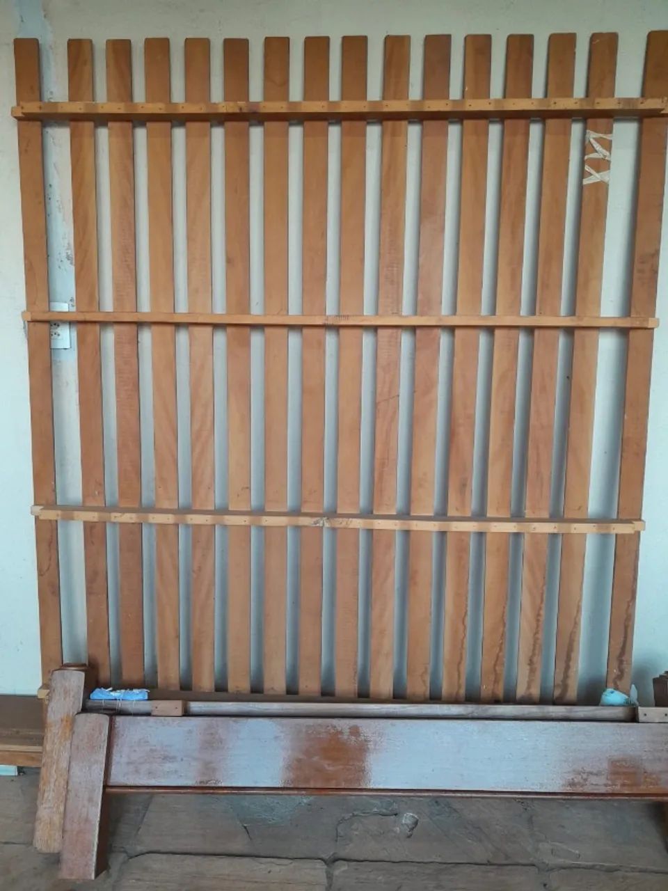 Cama Queen Size em Madeira Maciça Rústica - Desmontada para Retirada - Foto 4