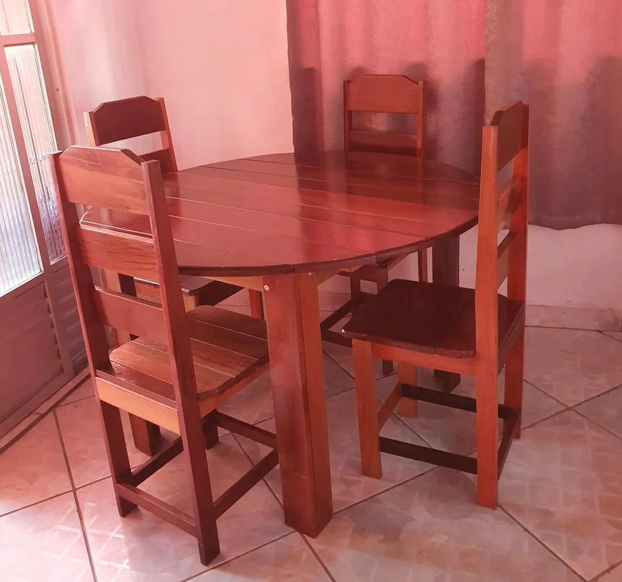 Vendo mesa em perfeito  estado