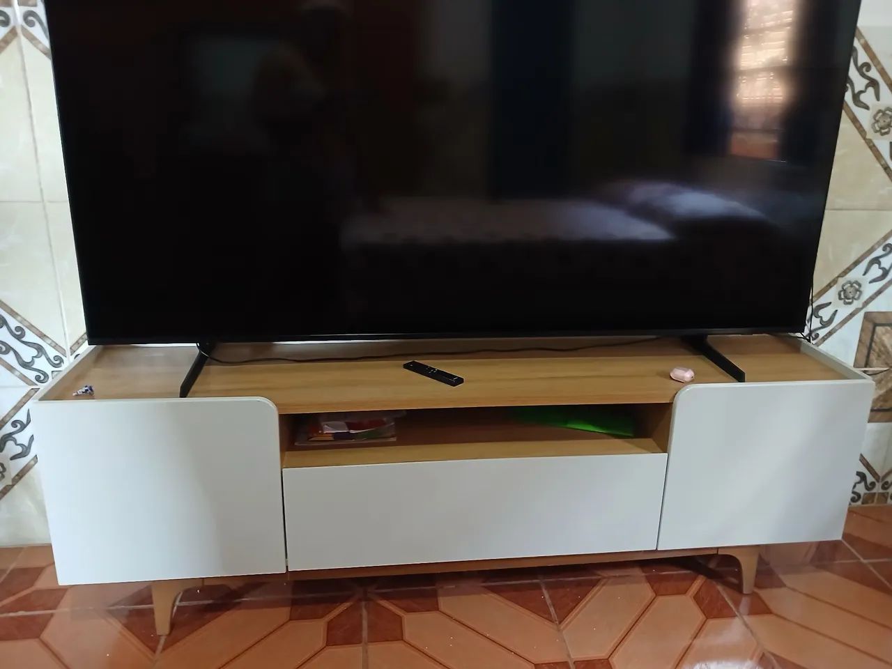 vendo TV 75' com raque  - Foto 4