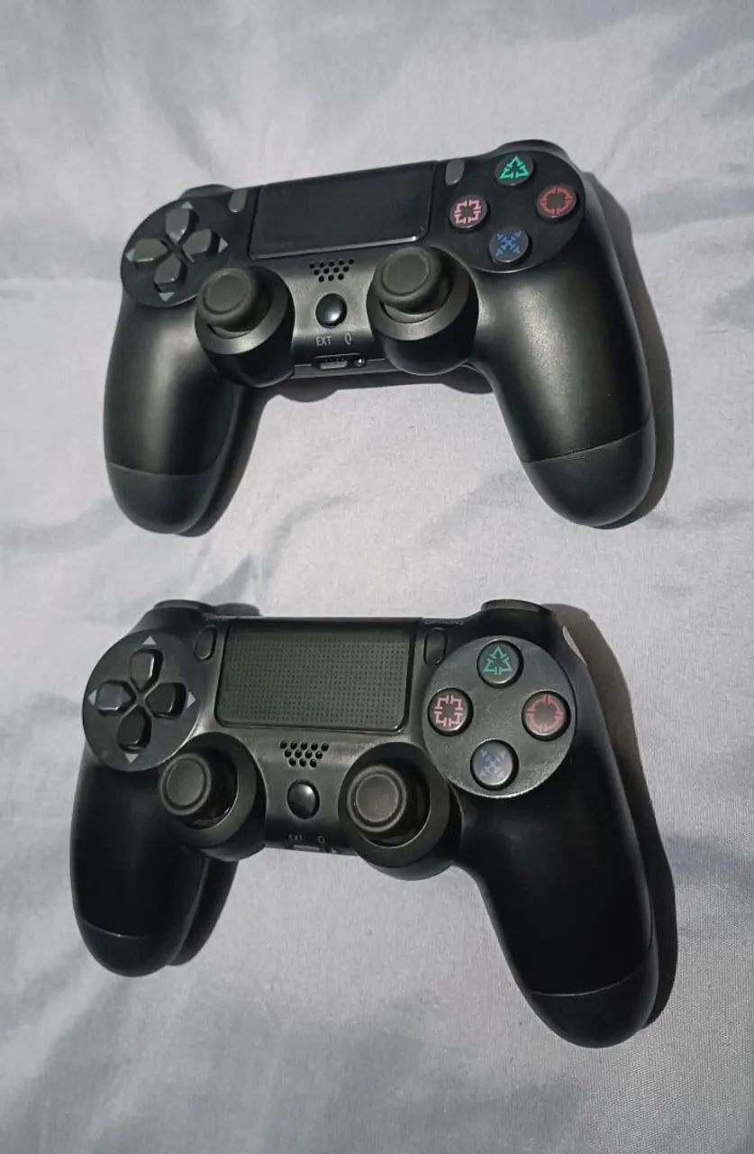 Playstation 4 com 2 controles + 2 jogos - Foto 3