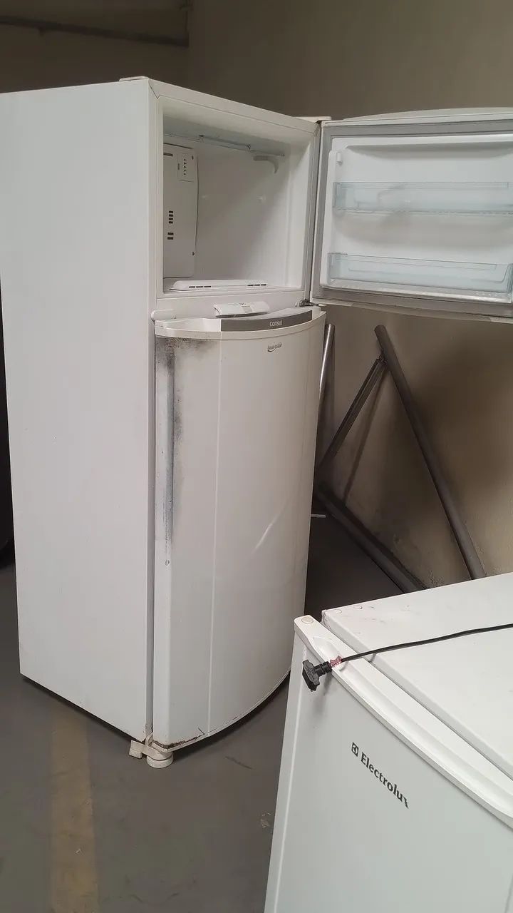 Vendo geladeira Consul bem conservada funcionando perfeitamente  - Foto 4