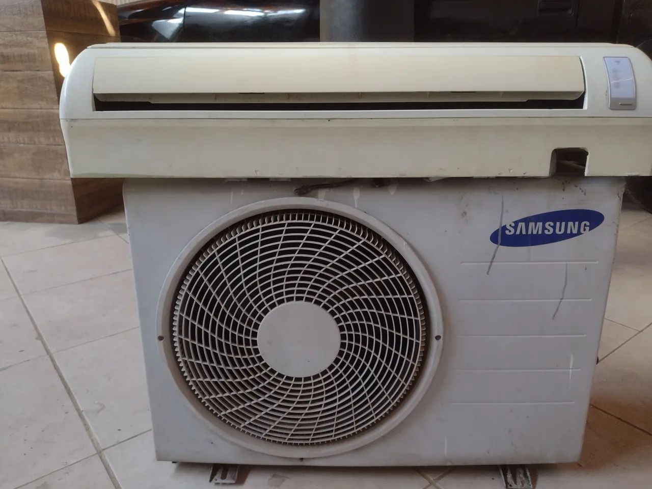 Split 24 mil BTUs com compressor queimado não tem compressor 