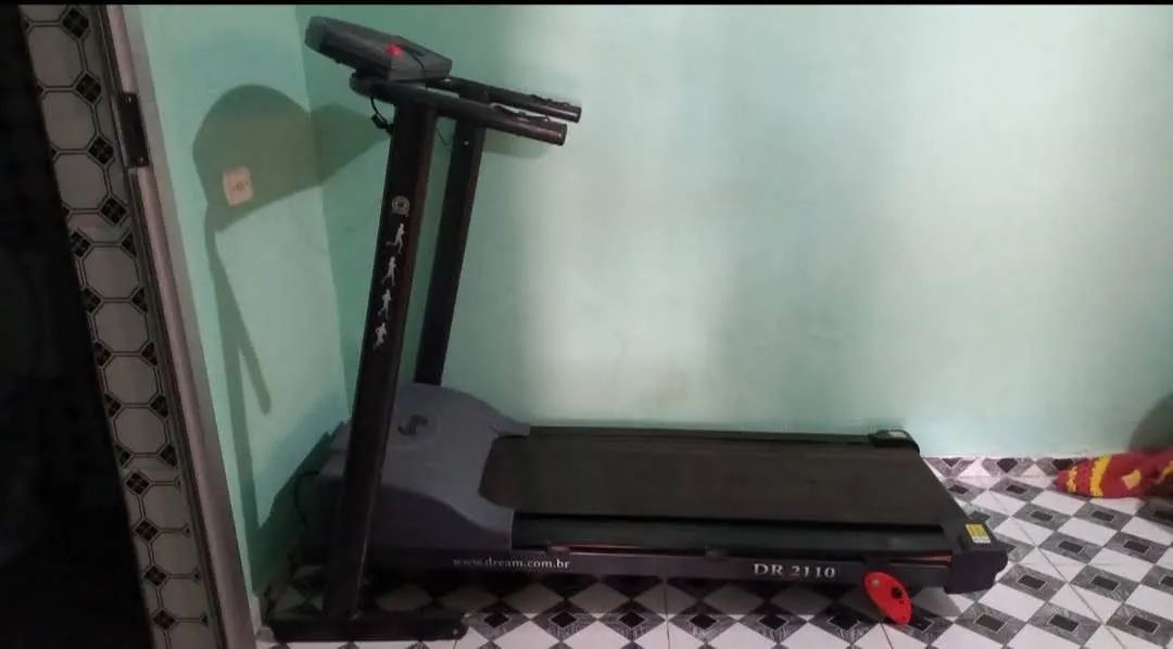 Vende-se uma Esteira 