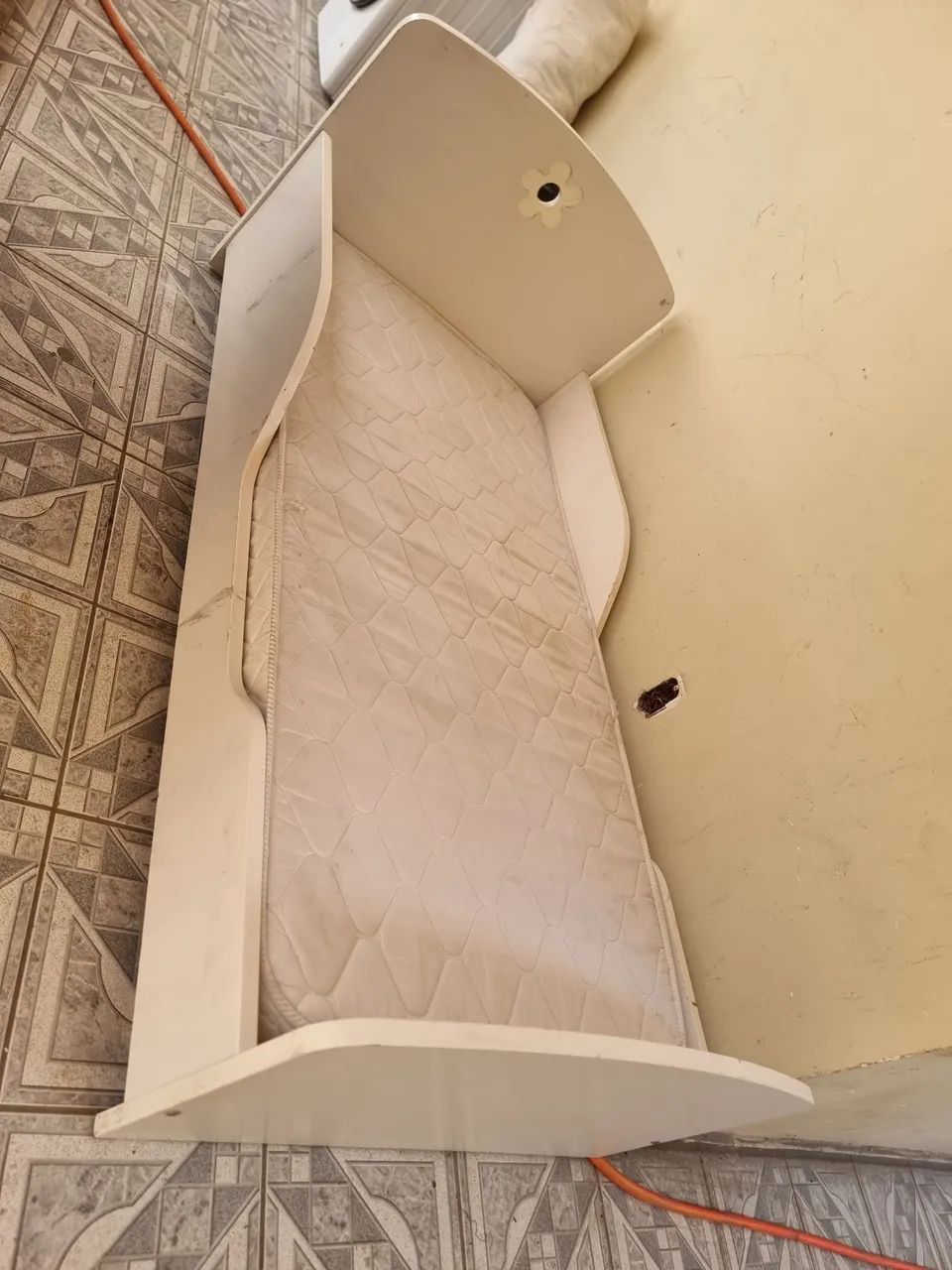 Entrego Cama infantil Com colchão 