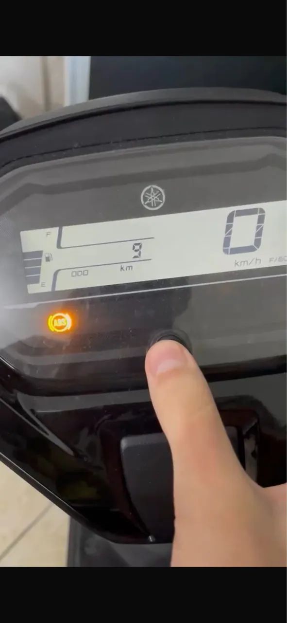 YAMAHA FLUO 2026 - Foto 2