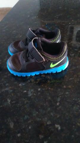 Tenis20/21$50 sandália21/22$20 chinelo23/24$25 cada calça 12_18 meses$40 - Foto 6
