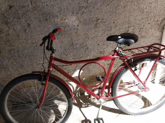 Vende se bicicleta