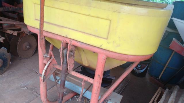 Trator MF 250 com implementos - Foto 6