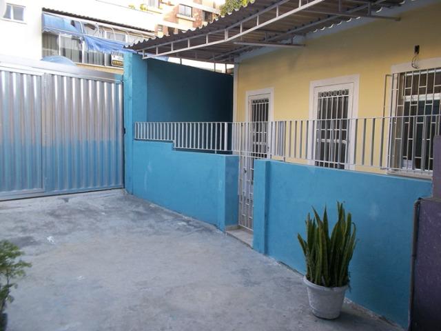 Casa de 2 quartos no Centro de Nova Iguaçu, próximo a praça do skate