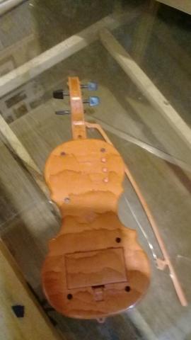 Violino de brinquedo a pilha Funcionando - Foto 2