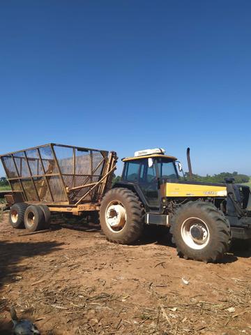 Trator Valtra bh180 2007 e um trator masey680 2008