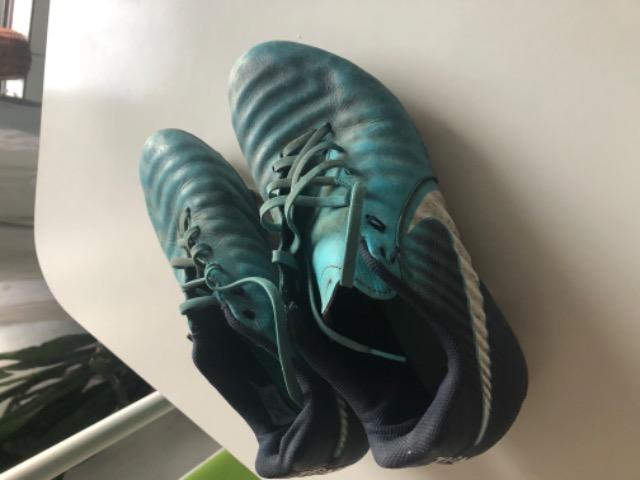 Chuteira Nike - usado