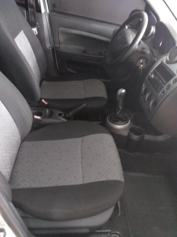 Fiesta Hatch 1.0 é Na World Car - Foto 9