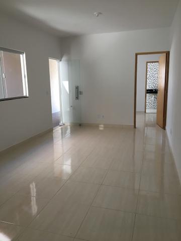 Carolina Parque Casa com varanda na frente com dois quartos sendo um suíte com ducha - Foto 11