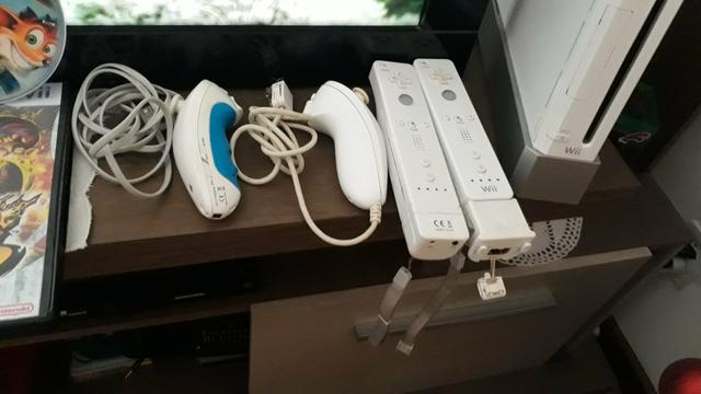 Game Wii desbloqueado com manual e 4 controles jogos por 400 - Foto 2