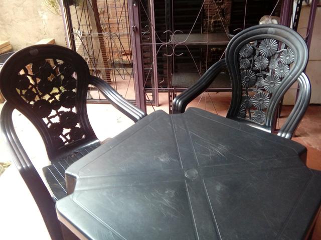 Jogo de mesa 4 cadeiras - Foto 3