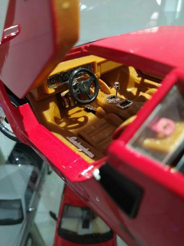Miniatura Lamborghini 1:18 - Foto 6