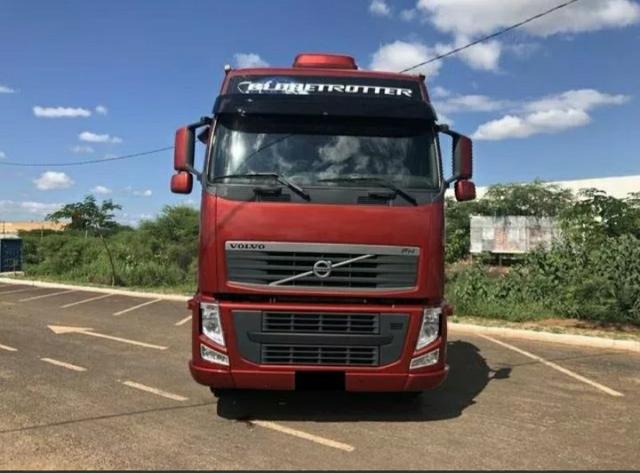 Caminhão VOLVO FH 440 6X2