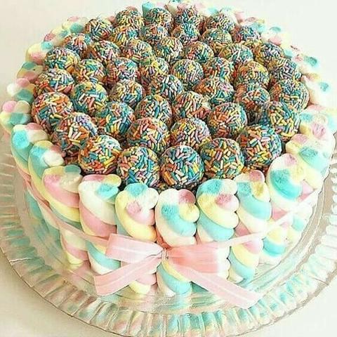 Bolos,cupcakes, brigadeiros gourmets - Foto 2