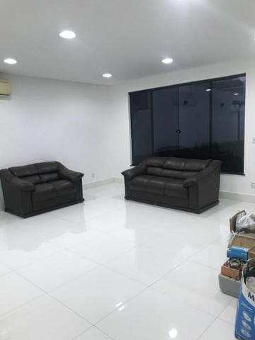 Casa Moderna de 5 quartos sendo quatro suítes toda no Blindex e porcelanato - Foto 3