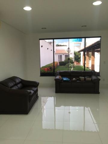 Casa Moderna de 5 quartos sendo quatro suítes toda no Blindex e porcelanato