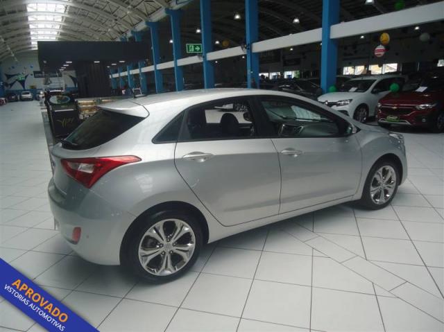 HYUNDAI I30 1.8 4P AUTOMATICO - Foto 3