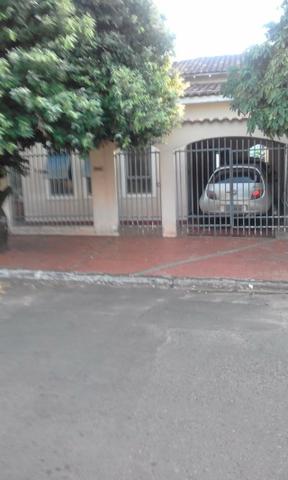 Casa c/ Piscina Localização Privilegiada - Foto 2