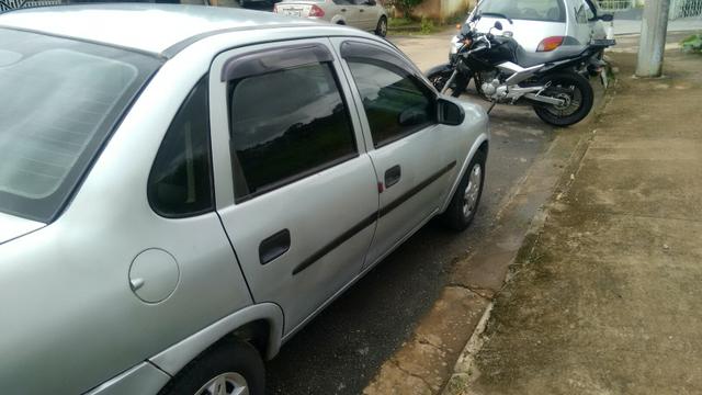 Vendo Corsa sedan ano 2000 básico 1.0 8v - Foto 5