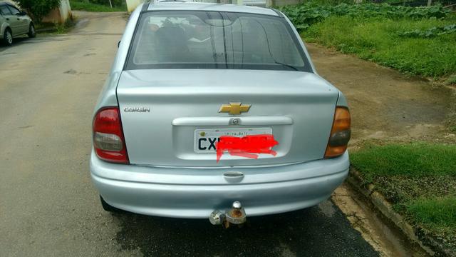 Vendo Corsa sedan ano 2000 básico 1.0 8v