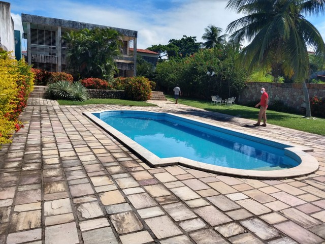OPORTUNIDADE. Vendo ótima casa, 11 quartos 06 Wcs. Av Cláudio Gueiros, frente comercial e 